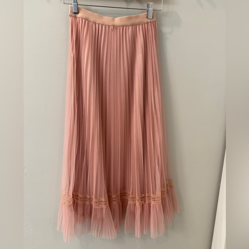 Elegant Pink Pleated Skirt